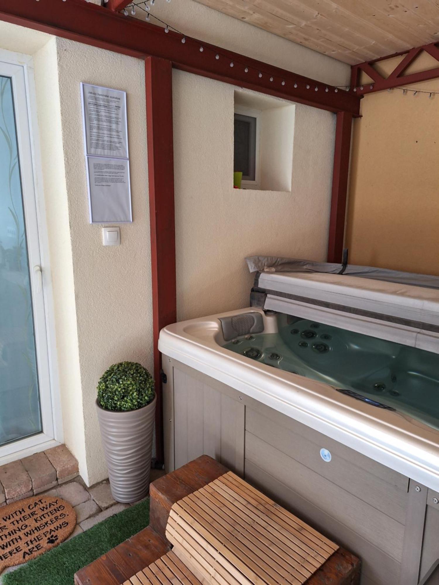 Varfal Apartman II Eger Rom bilde